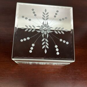 VINTAGE VENETIAN GLASS MIRRORED BOX